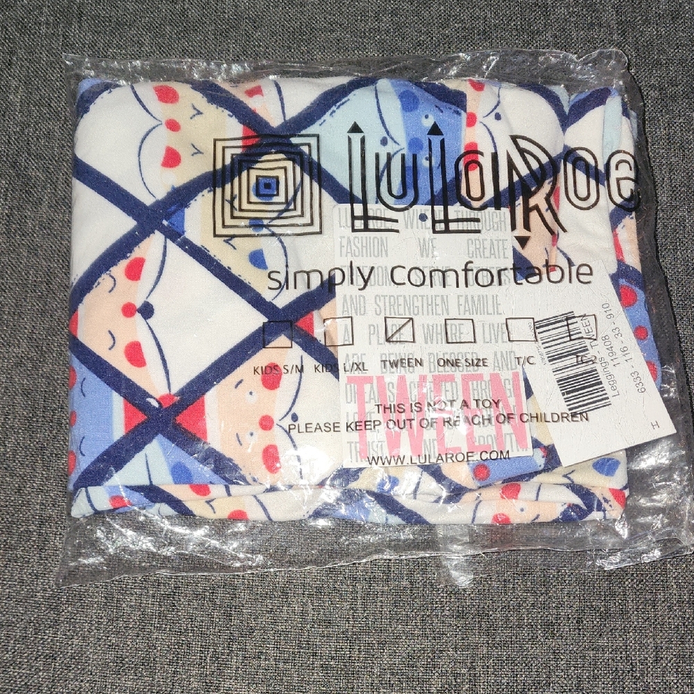 LuLaRoe Blue and Red Santa Patterned Leggings. Tween. NWT